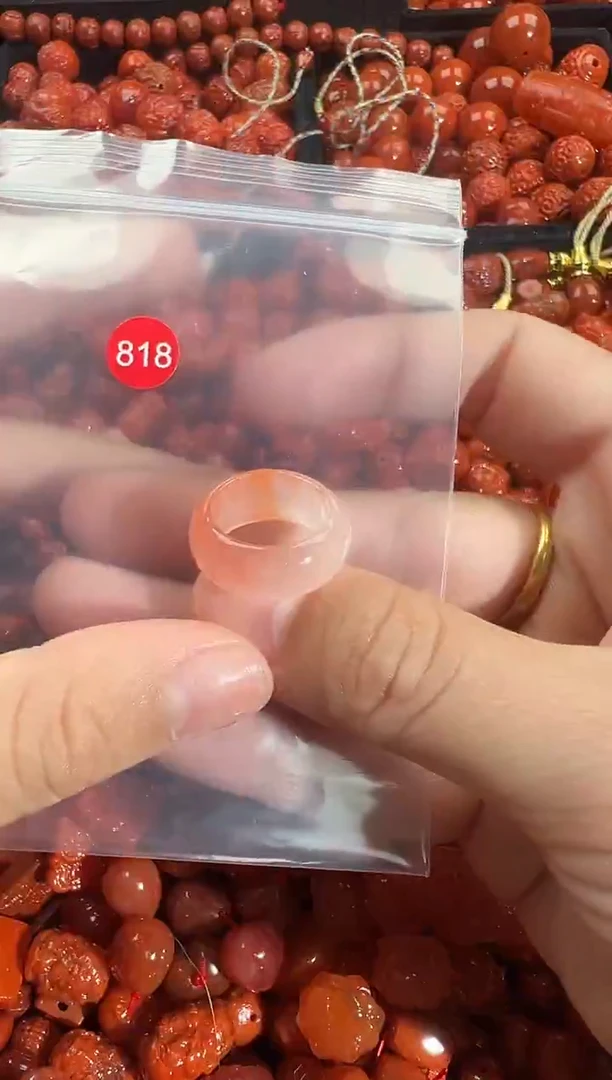 颈饰未镶嵌南红玛瑙1