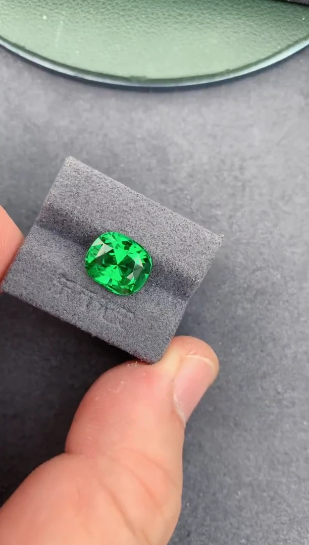 未镶嵌裸石定制石榴石5ct 沙弗莱 定制