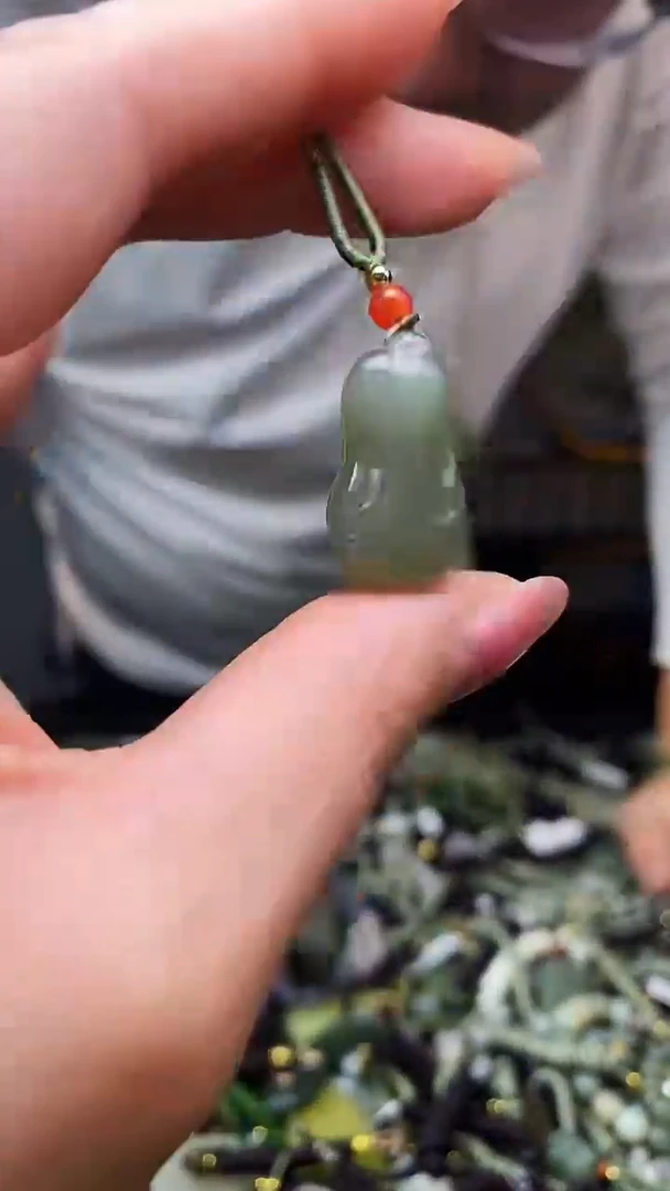 颈饰未镶嵌和田玉多样性发货，拍一发一