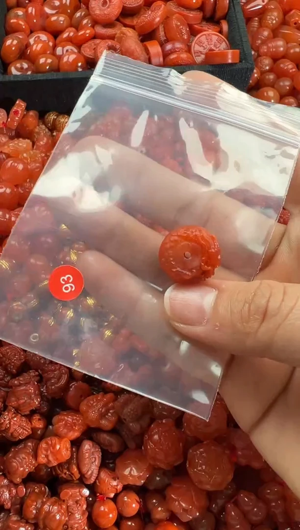 【闪购商品】南红玛瑙颈饰未镶嵌1