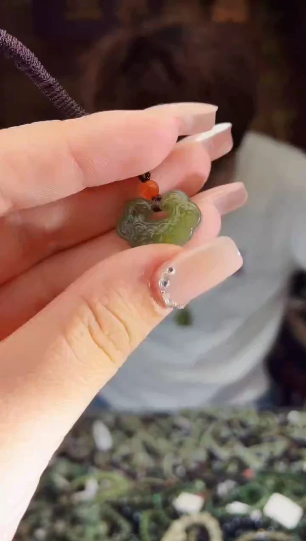 和田玉未镶嵌颈饰拍一发一