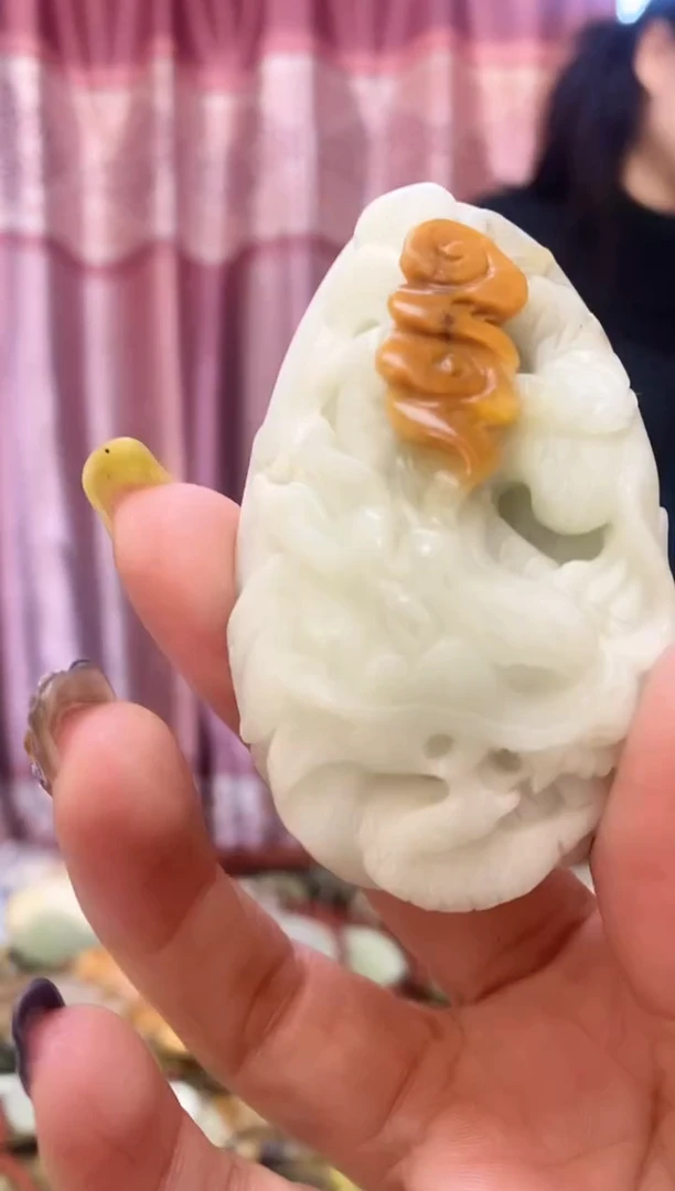 未镶嵌岫玉吊坠
