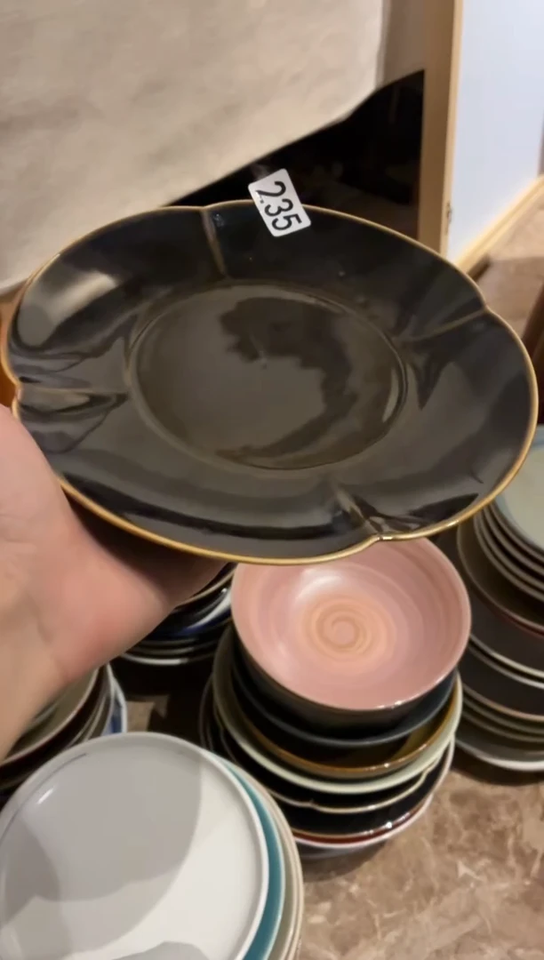 瓷片黑*儿235 微瑕天目花瓣盘1个