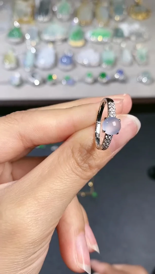 翡翠戒指18K金镶嵌翡翠