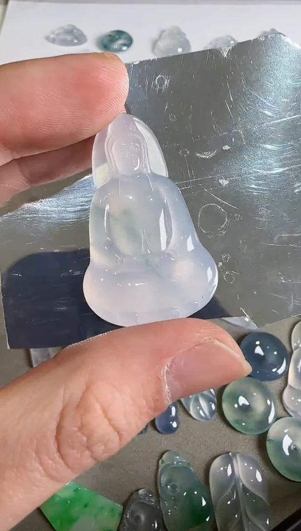 吊坠(不含链)未镶嵌翡翠.