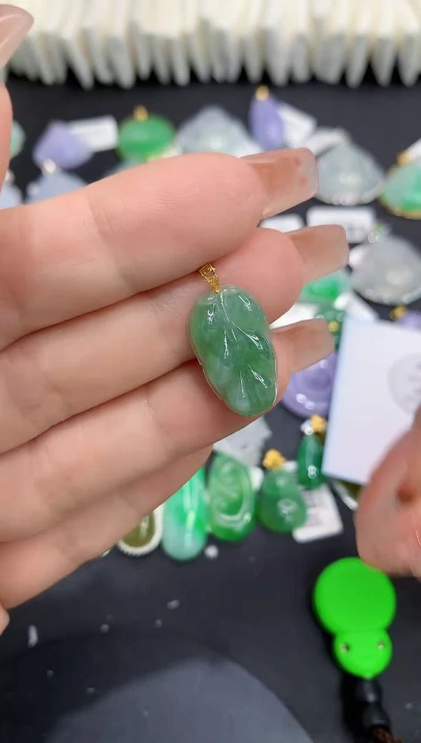 吊坠(不含链)18K金镶嵌翡翠11111111111