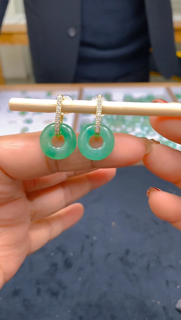 【闪购商品】石英质玉耳坠银S925镶嵌冰美人A货非洲翠，冰种