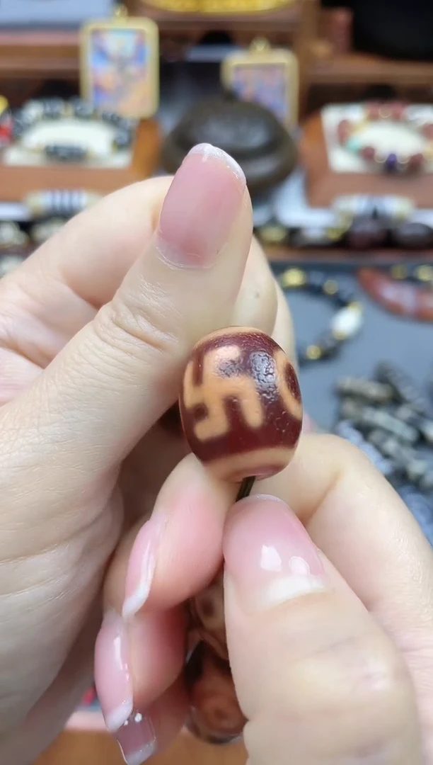 玛瑙/玉髓珠珠未镶嵌金蟾万字达洛高品