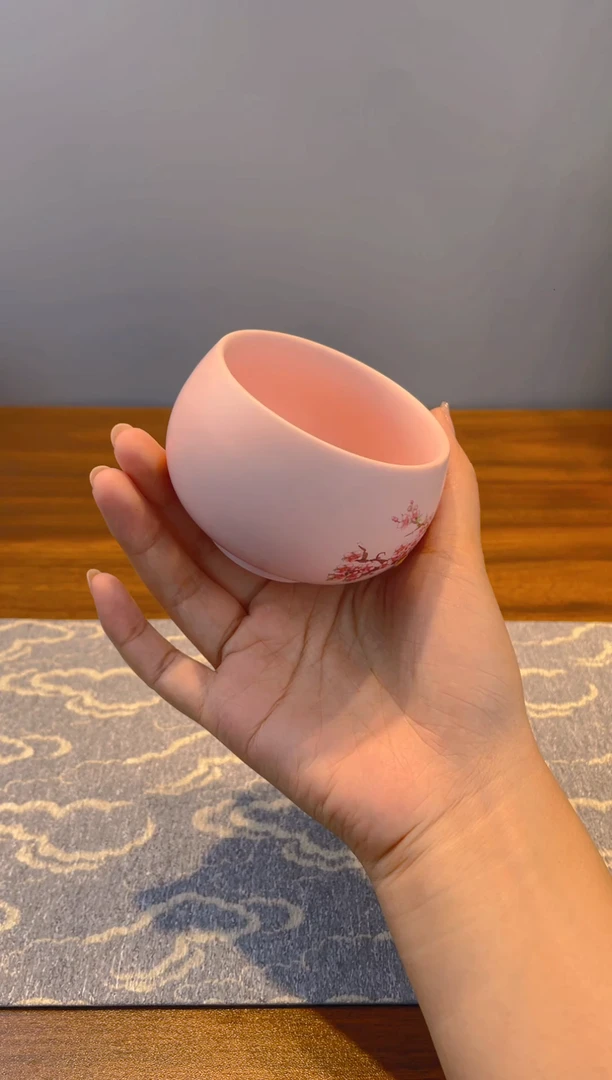 粉色蛋杯