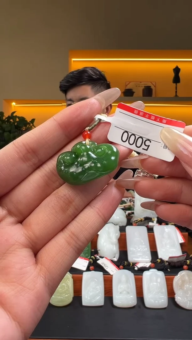 颈饰未镶嵌和田玉1