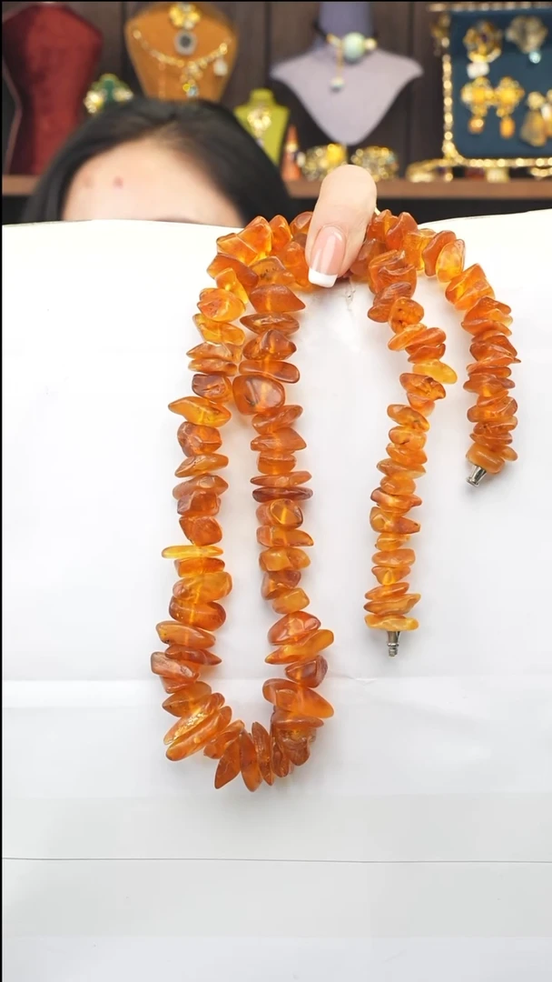 未镶嵌颈饰琥珀多样性发一