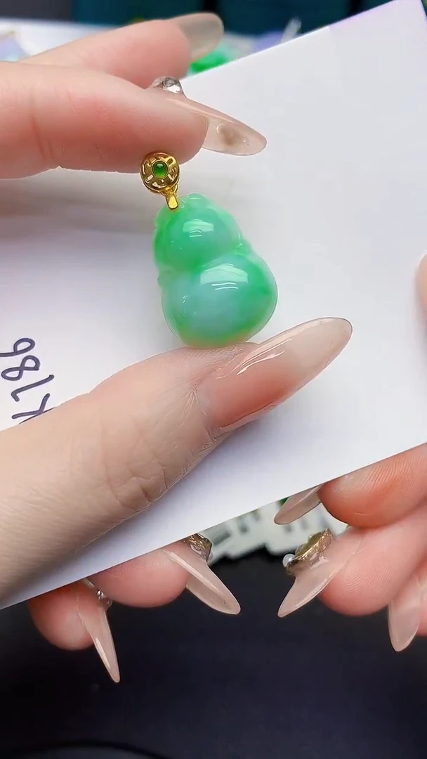 颈饰未镶嵌翡翠缅甸天然翡翠A货