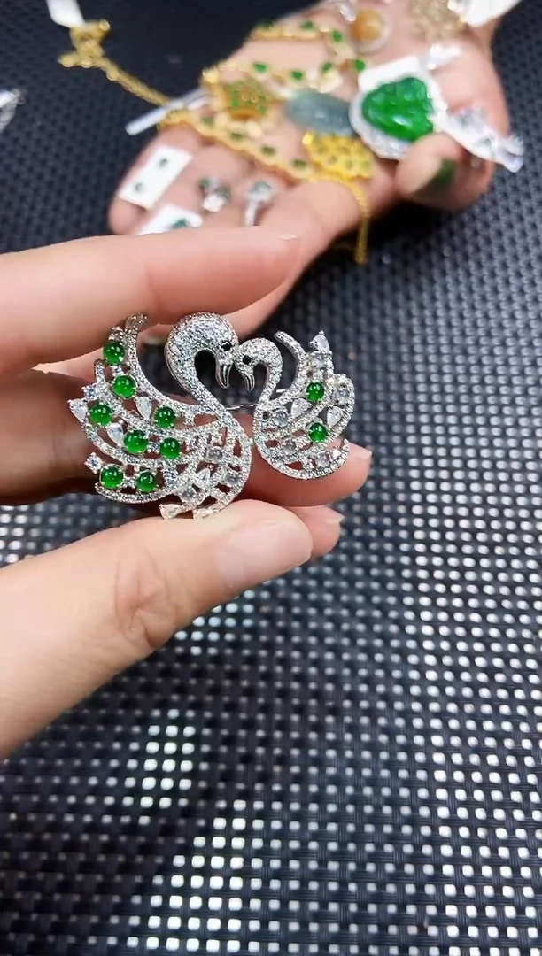 【闪购商品】翡翠颈饰未镶嵌111111111