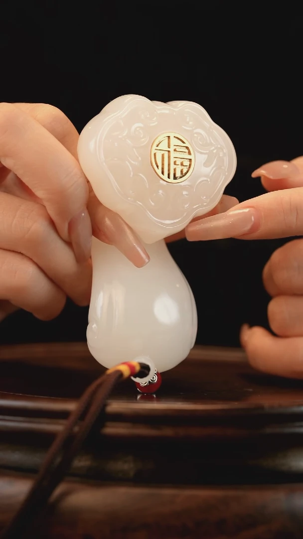 云南石荔枝白雕刻：福牌镶嵌如意