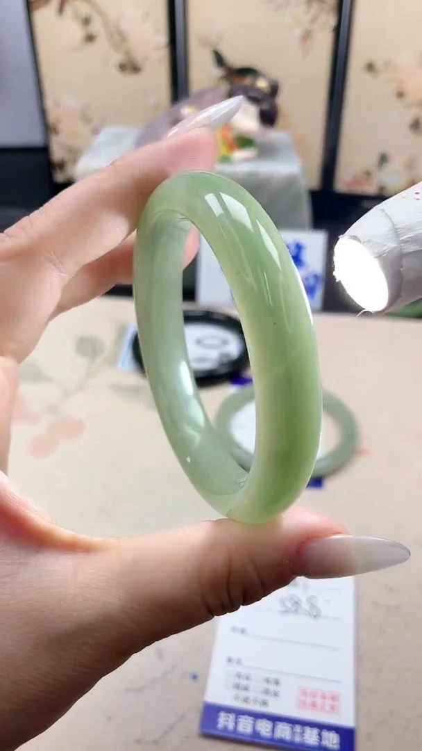 石英质玉手镯未镶嵌311/58.8