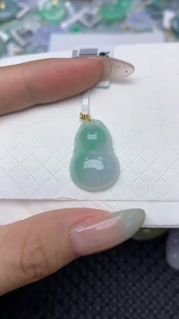 翡翠18K金镶嵌颈饰天然翡翠a货