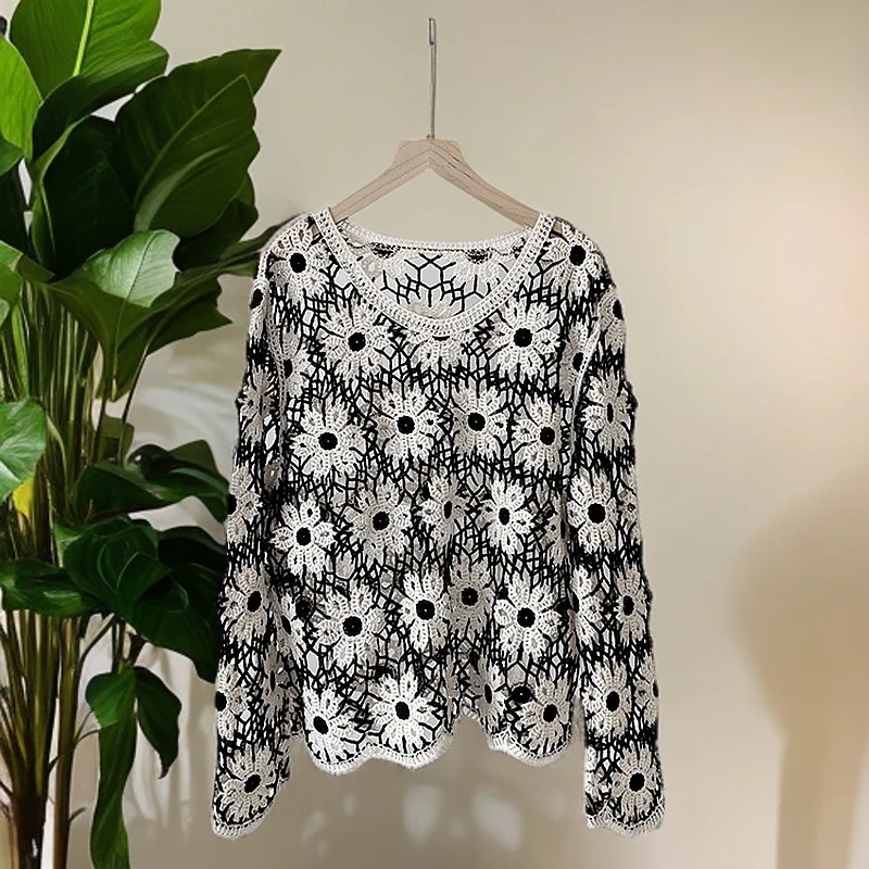 2025春秋薄款慵懒风垂感空调外搭罩衫女圆领不规则钩花镂空针织衫