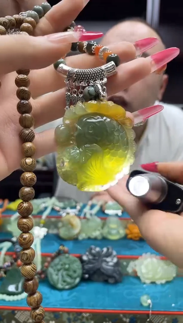 未镶嵌岫玉吊坠·