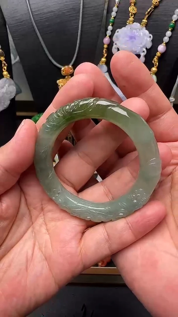 颈饰未镶嵌翡翠手镯5152