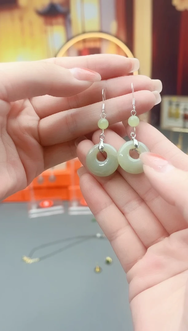 未镶嵌和田玉耳饰000000