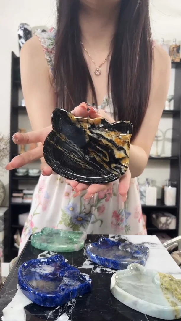 石材黄金丝绸小猫