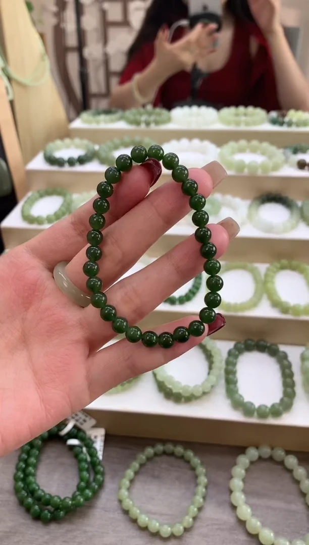 未镶嵌手串和田玉你***么碧玉