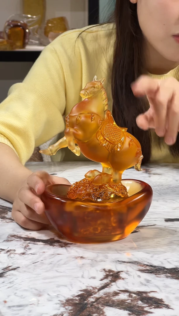 琥珀色马上有米摆件