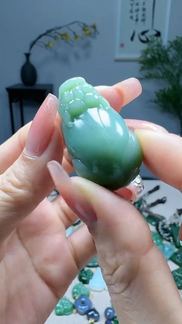 未镶嵌和田玉挂件1