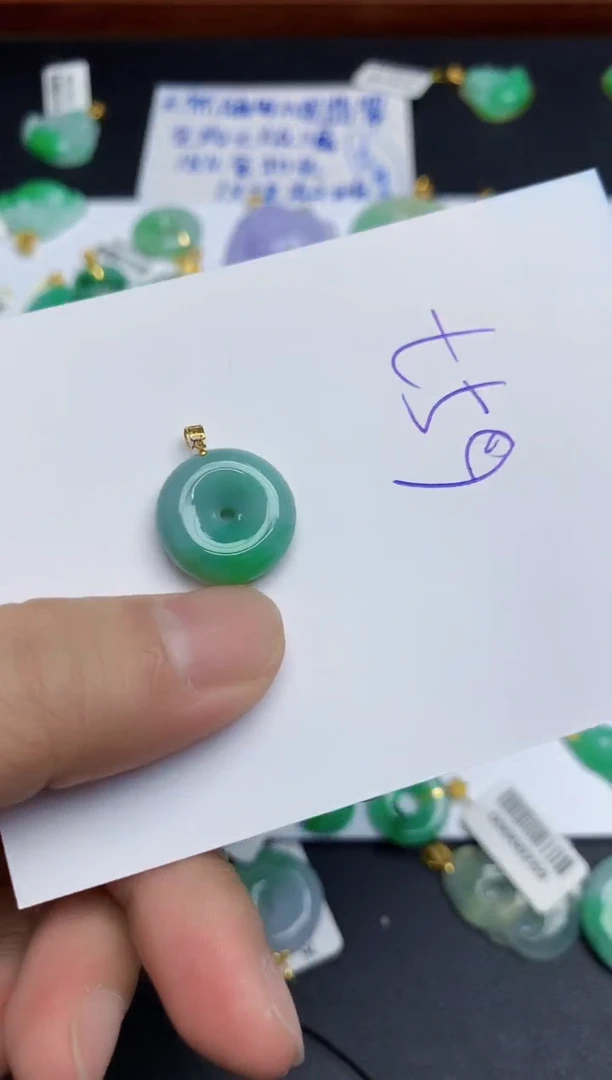 翡翠18K金镶嵌颈饰11111111