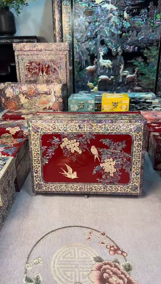 鱼锁绒布底·弘贝雅螺钿漆器文化馆