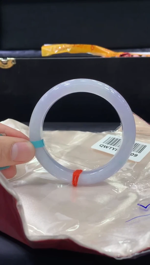 未镶嵌手镯翡翠翡翠手镯