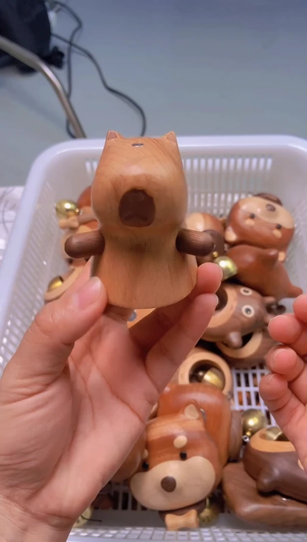 卡皮巴拉（带手）