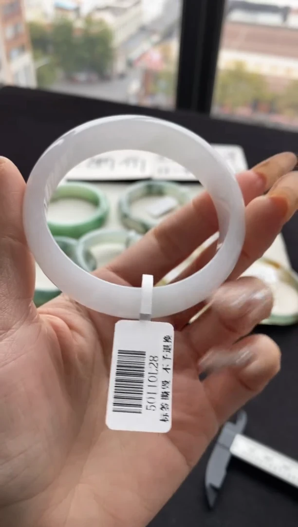 【闪购商品】翡翠手镯未镶嵌58圈白月光~不退不换