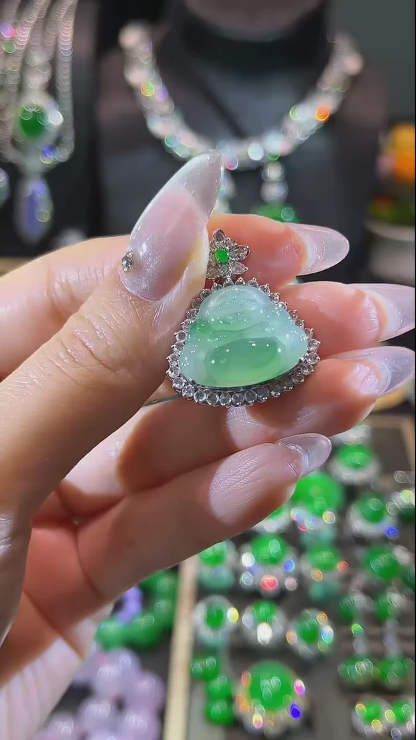 【闪购商品】翡翠吊坠(不含链)18K金镶嵌吊坠