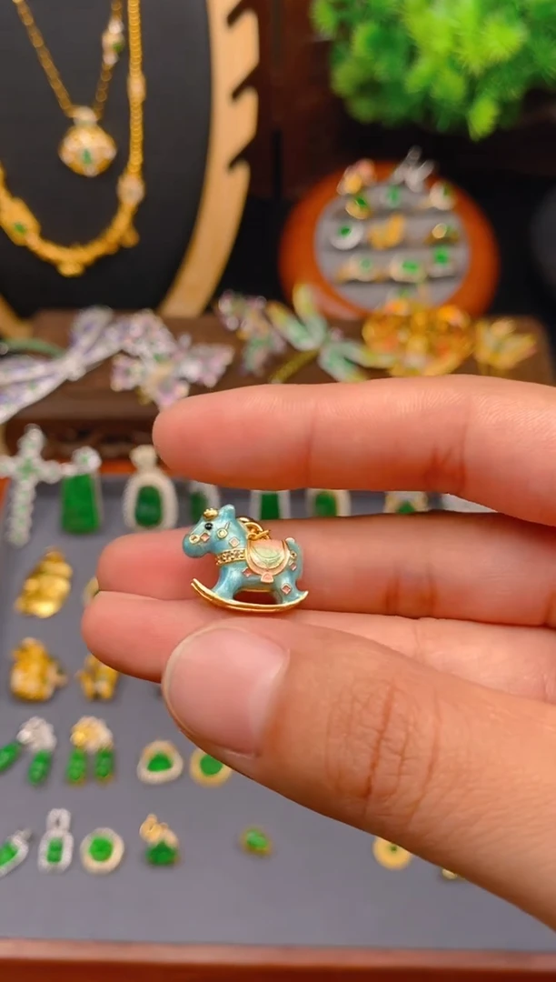 【闪购商品】翡翠吊坠(不含链)未镶嵌蓝色木马