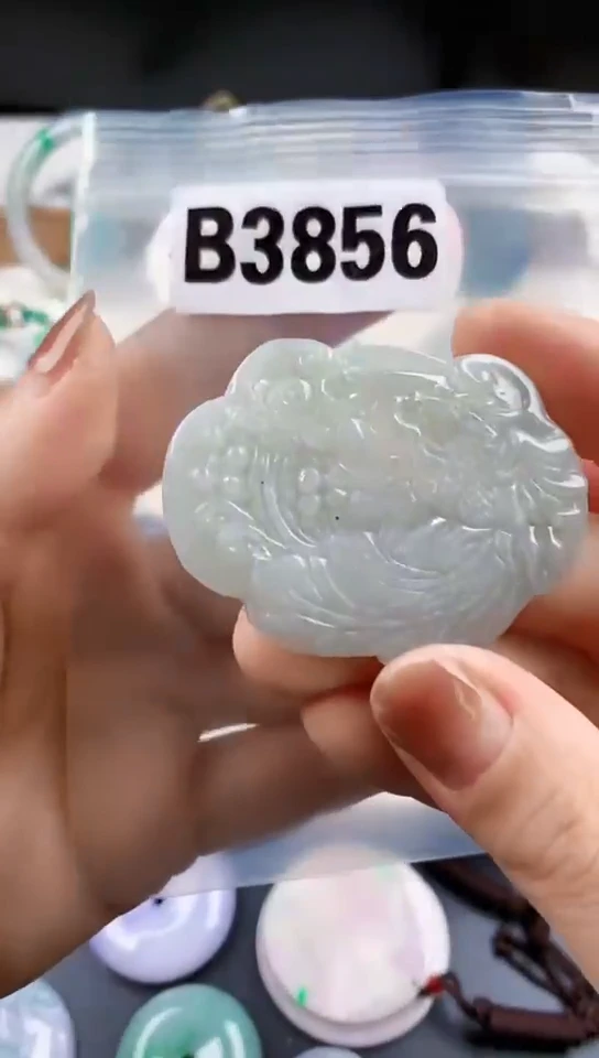颈饰未镶嵌翡翠天然翡翠吊坠挂件