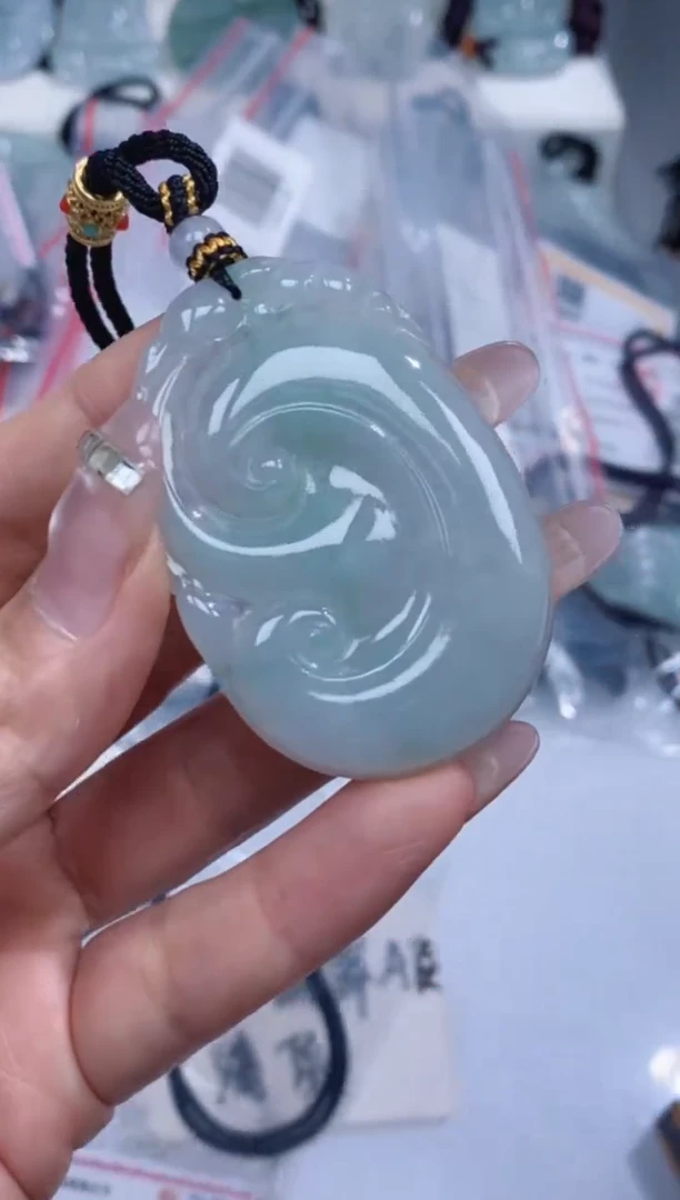 颈饰未镶嵌翡翠吊坠