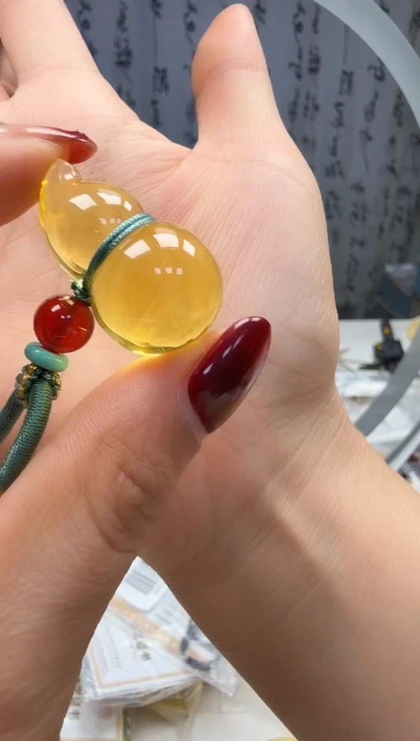 裸石琥珀未镶嵌如图