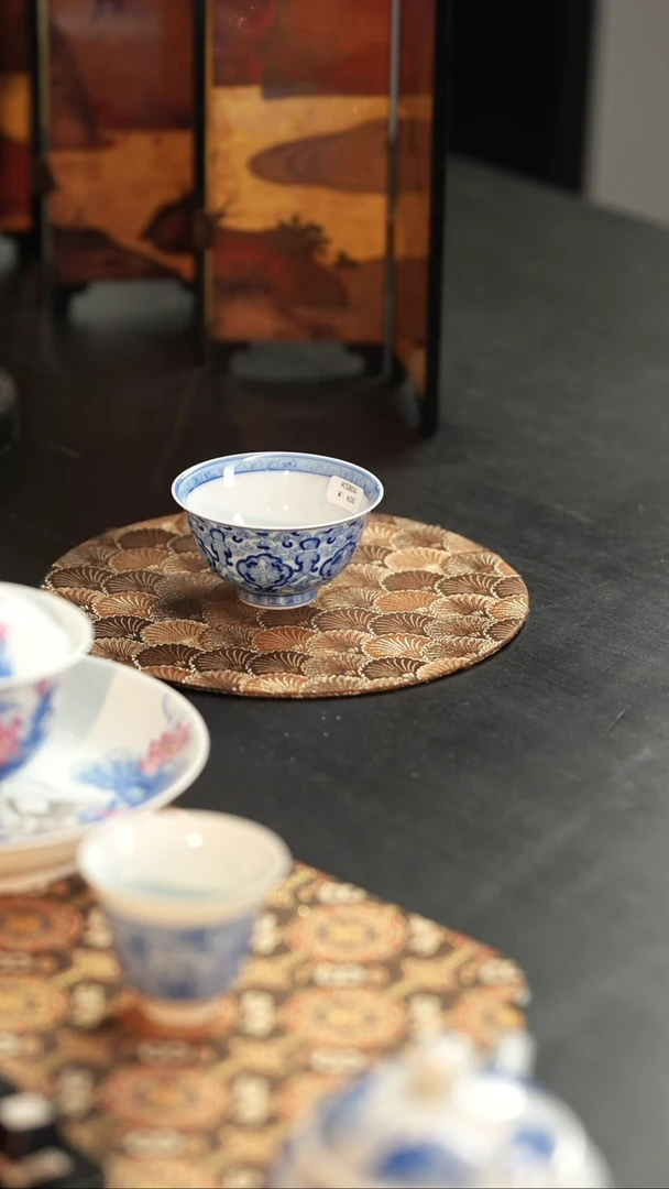 【闪购商品】杯看山柴窑青花图案