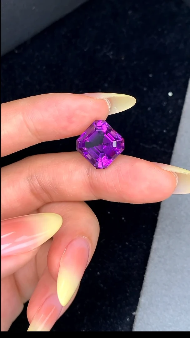 【闪购商品】水晶无未镶嵌9.09克拉