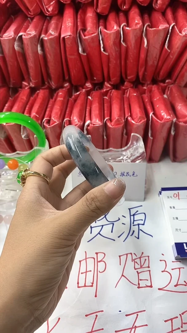 流行美美百搭真实好看直播间01