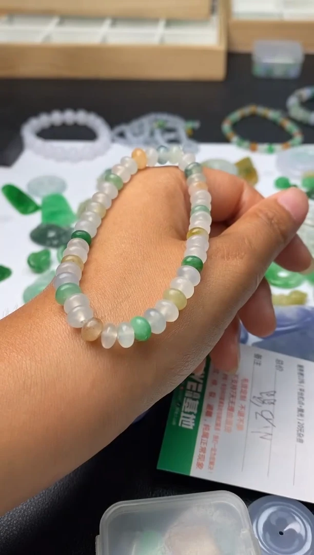 定制翡翠未镶嵌用****6毛货翡翠~多样性发其一