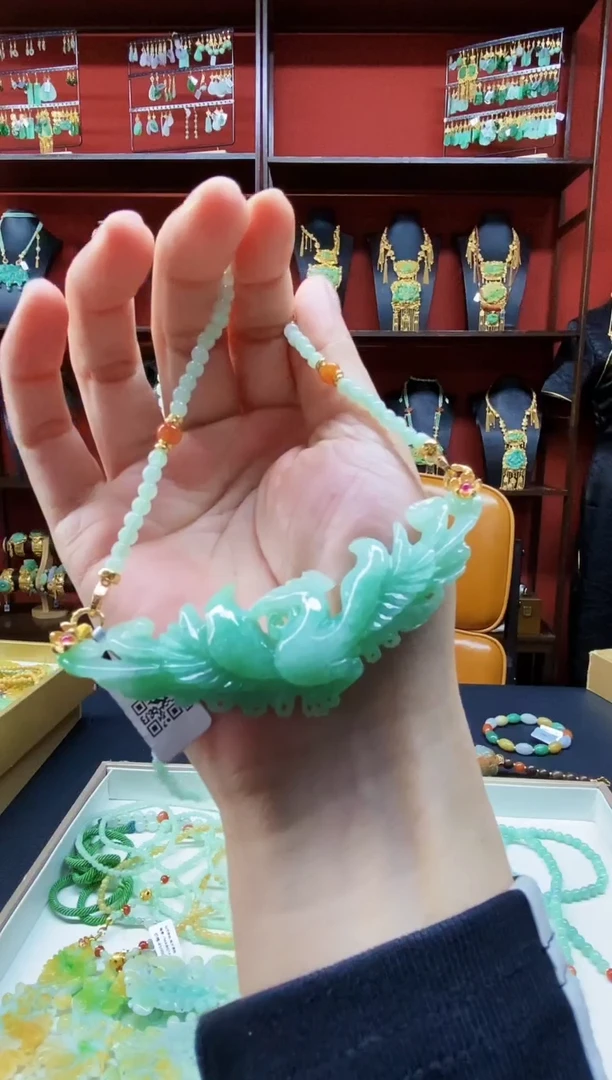 颈饰未镶嵌翡翠吊坠