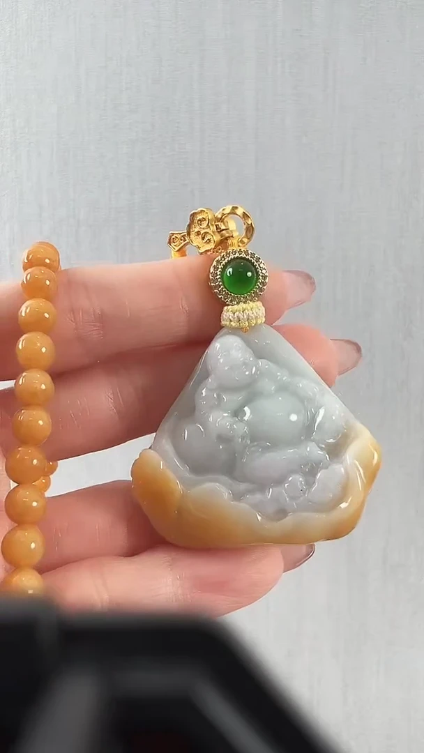 颈饰未镶嵌翡翠佛公