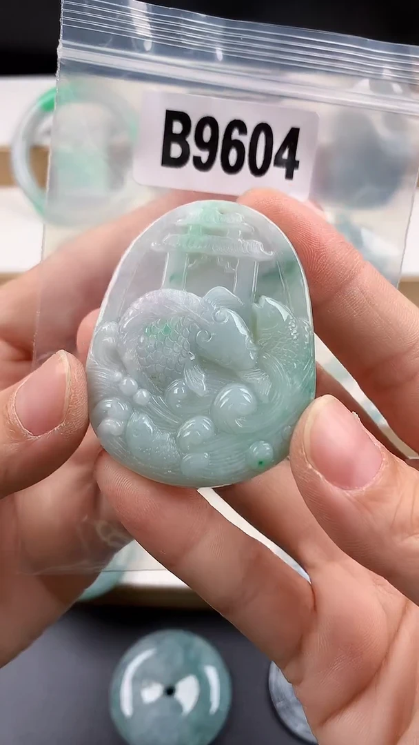 颈饰未镶嵌翡翠天然翡翠吊坠挂件