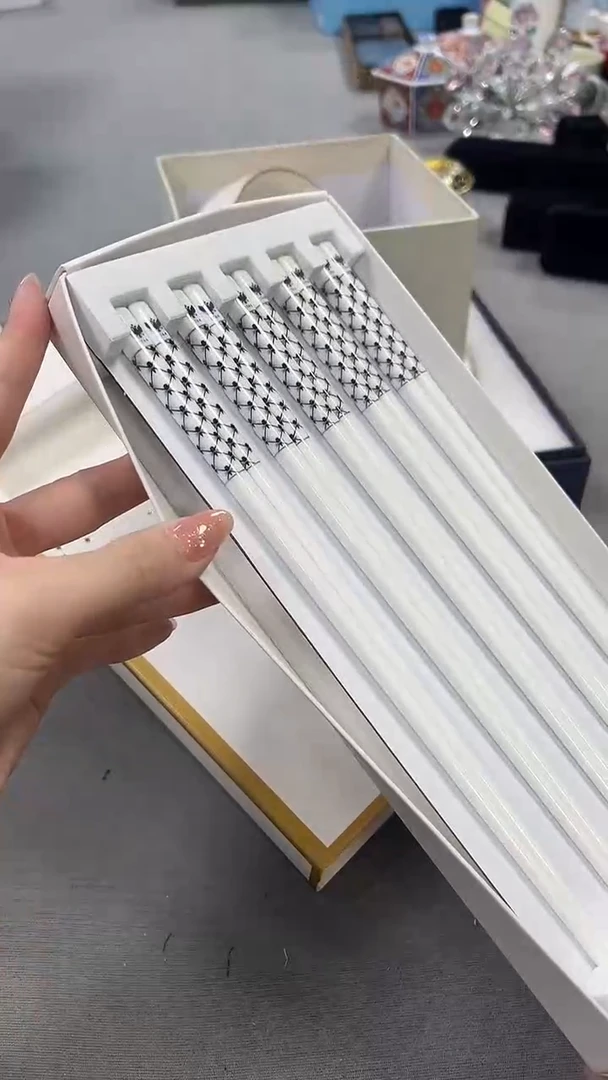 瓷片新号开播 全场放漏