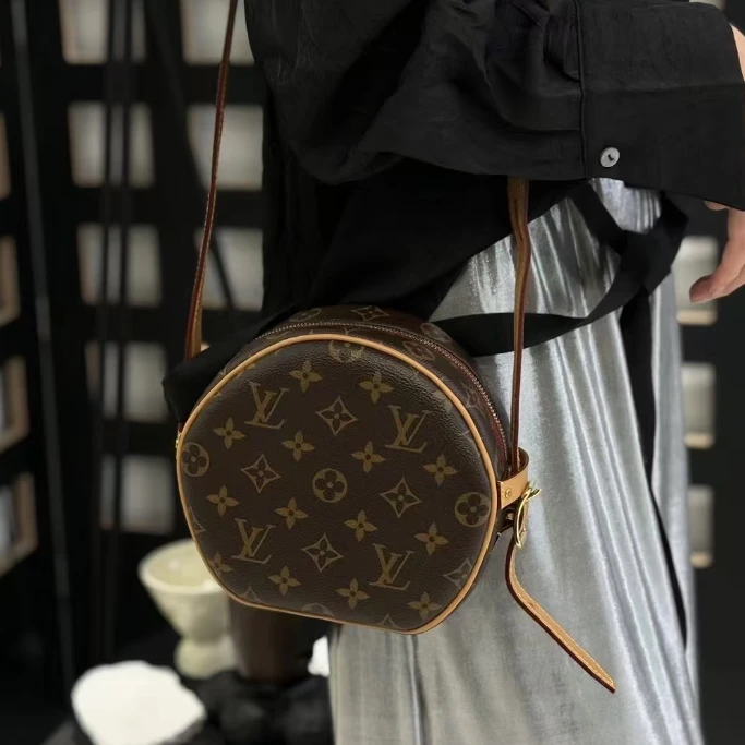 95新 LouisVuitton/路易威登 老花软饼斜挎包bwz11389