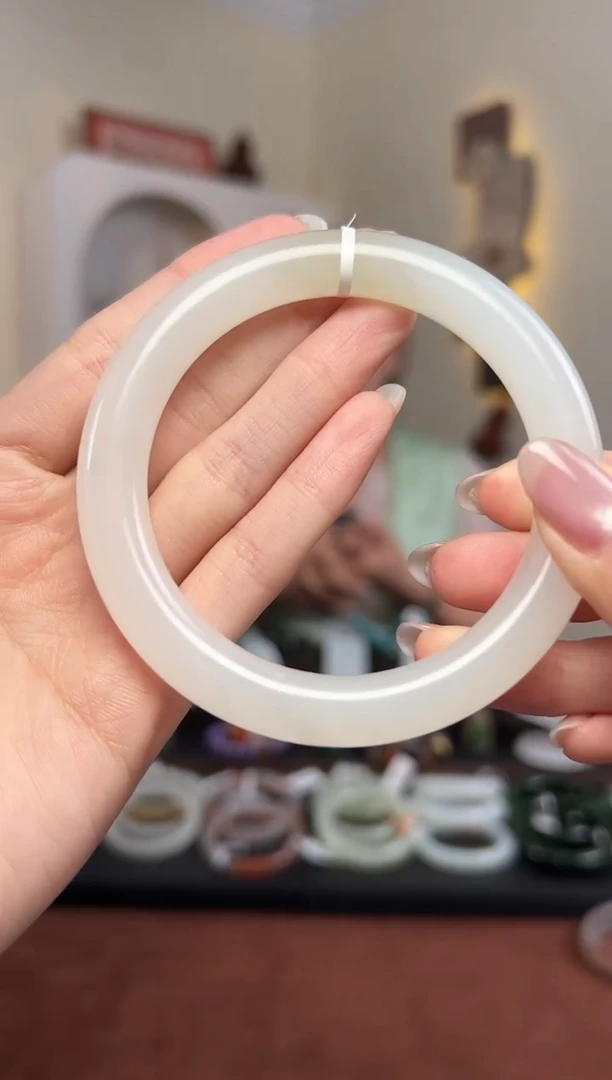 【闪购商品】和田玉手镯未镶嵌S7- 61mm 一口翠