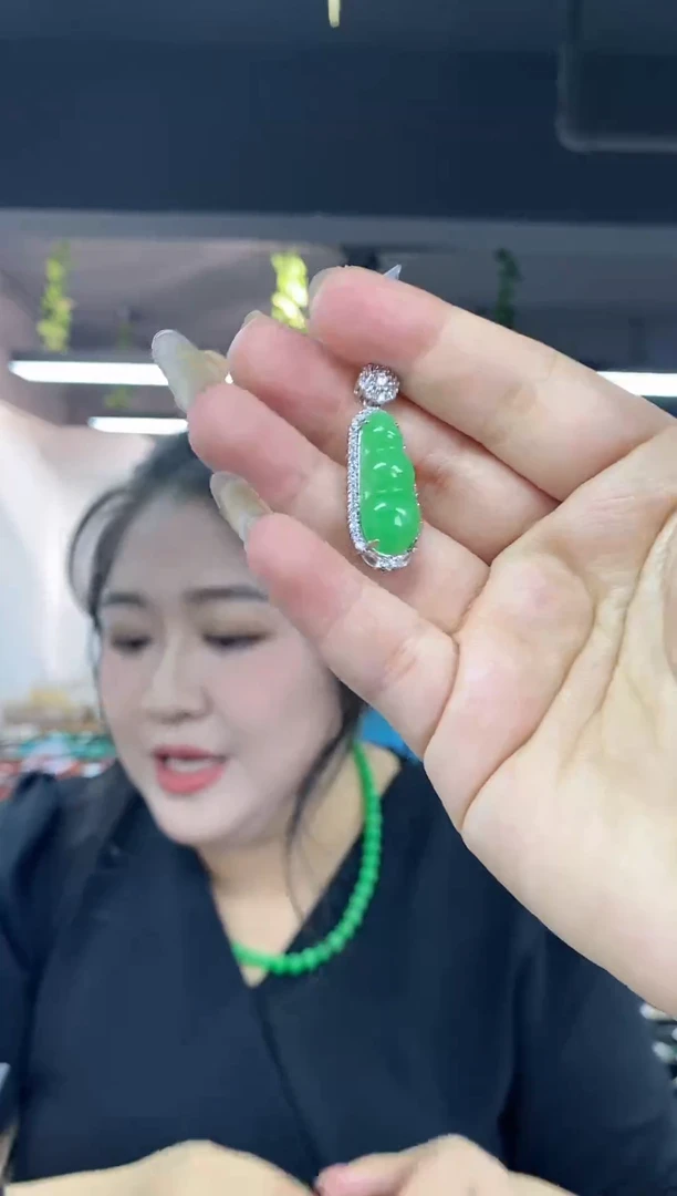 吊坠(不含链)未镶嵌翡翠多样性发其一颜色微差