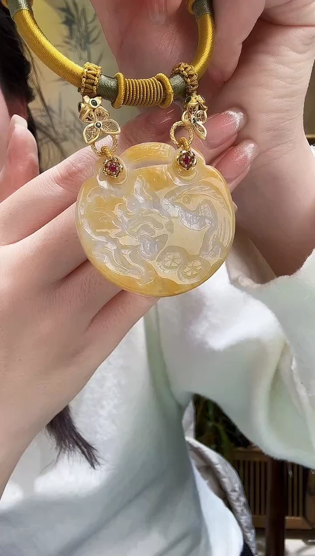 颈饰未镶嵌翡翠吊坠